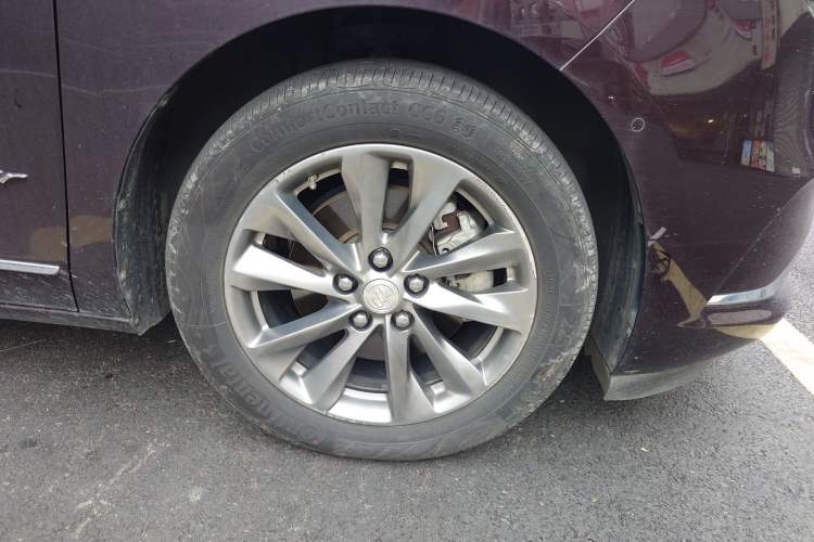 Used Buick GL8 2021 Avenir Aivia Six-Seat Luxury Edition Right Front Wheel Hub