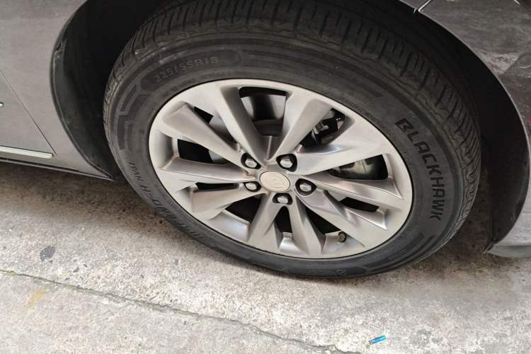 Used Buick GL8 2021 Avenir Aivia Six-Seat Luxury Edition Right Front Wheel Hub