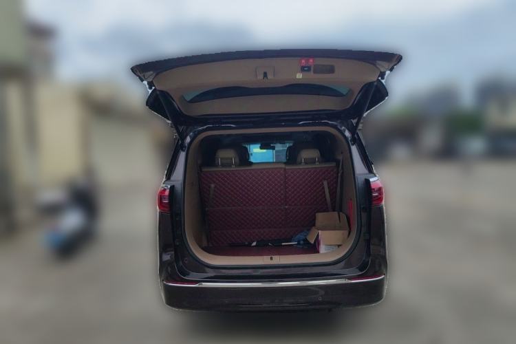 Used Buick GL8 2021 ES Land Cruiser 653T Luxury Edition Trunk
