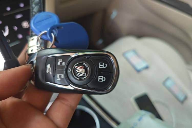 Used Buick GL8 2021 Avenir Aivia 7-Seater Luxury Edition Vehicle Key