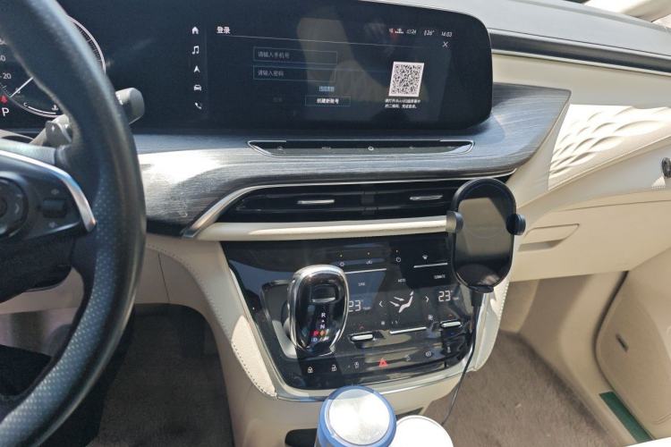 Used Buick GL8 2021 Avenir Aivia Six-Seat Luxury Edition Audio And AC Panel