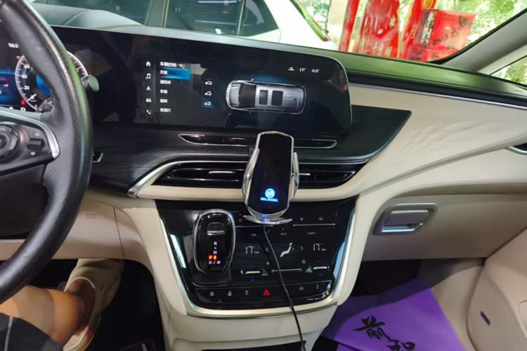 Used Buick GL8 2021 Avenir Aivia Six-Seat Luxury Edition Audio And AC Panel