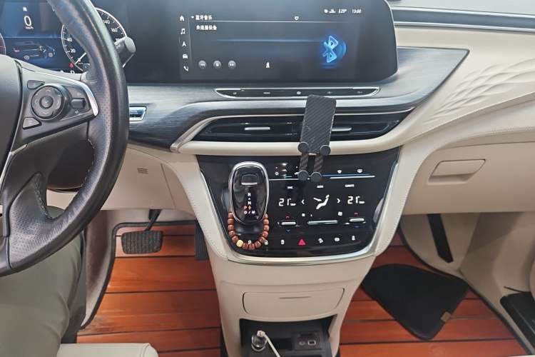 Used Buick GL8 2021 Avenir Aivia Six-Seat Luxury Edition Audio And AC Panel