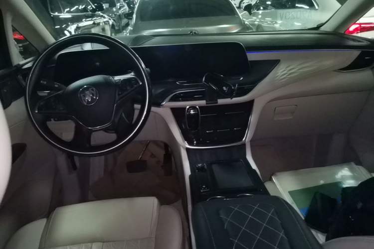 Used Buick GL8 2021 Avenir Aivia Six-Seat Luxury Edition Center Console