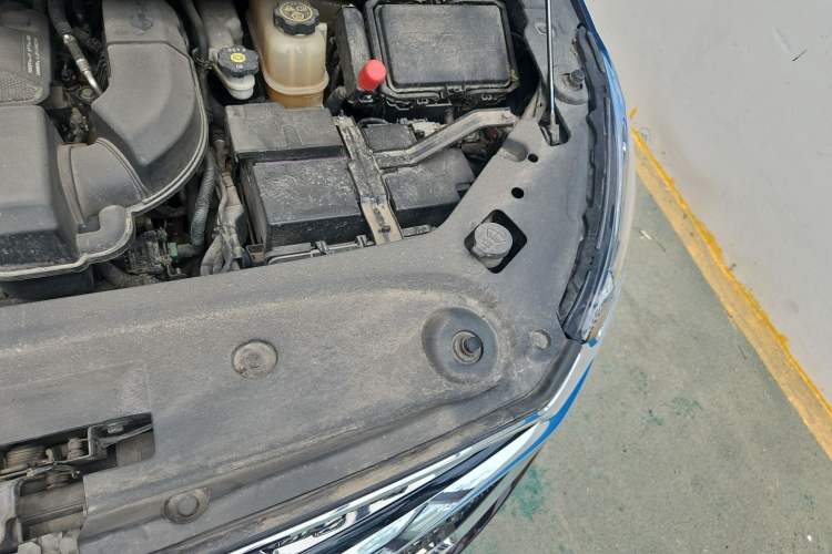 Used Buick GL8 2021 Avenir Aivia Six-Seat Luxury Edition Engine Bay Left