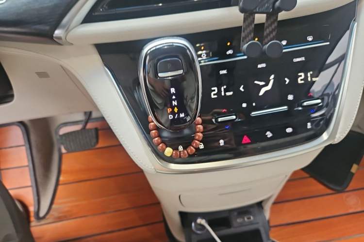 Used Buick GL8 2021 Avenir Aivia Six-Seat Luxury Edition Gear Lever