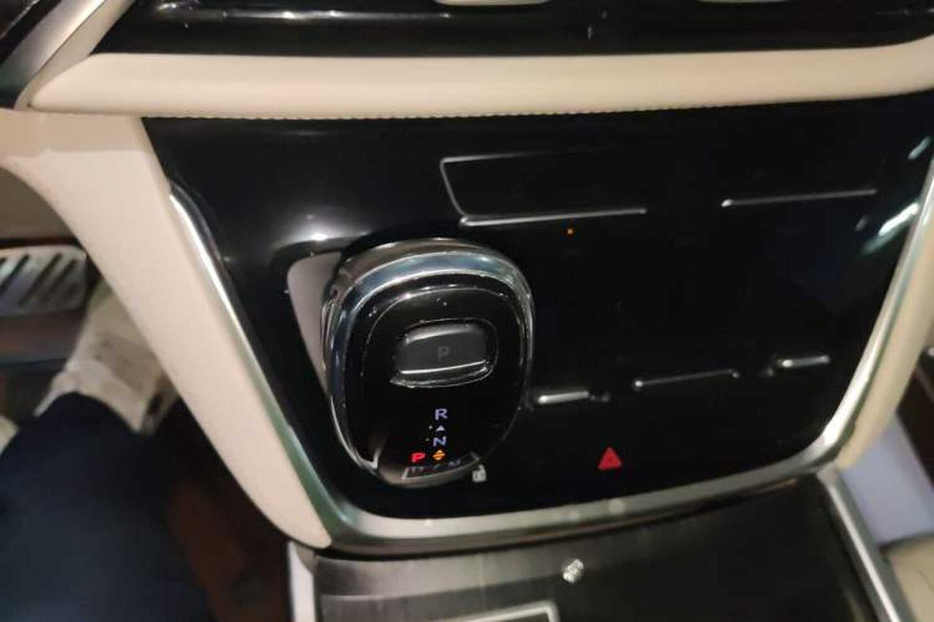 Used Buick GL8 2021 Avenir Aivia Six-Seat Luxury Edition Gear Lever