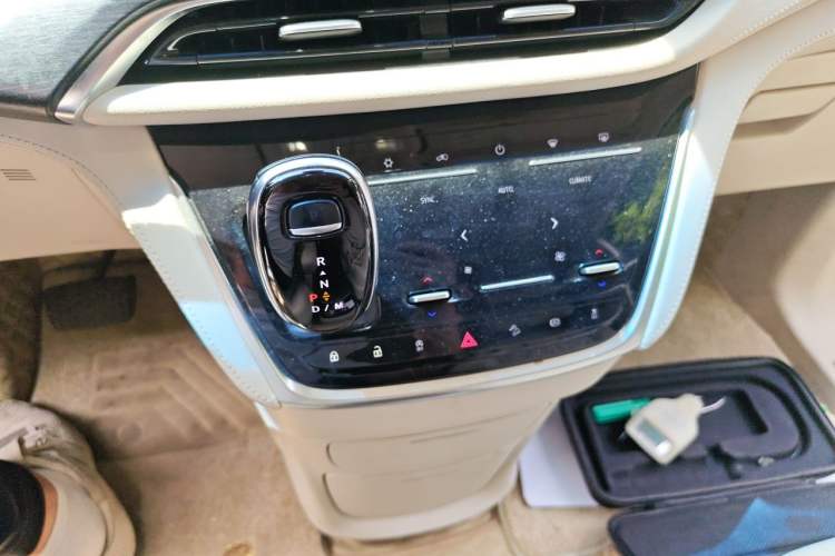 Used Buick GL8 2021 Avenir Aivia 7-Seater Luxury Edition Gear Lever