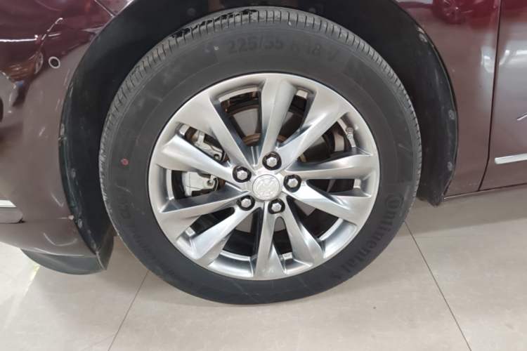Used Buick GL8 2021 Avenir Aivia Six-Seat Luxury Edition Left Front Wheel Hub