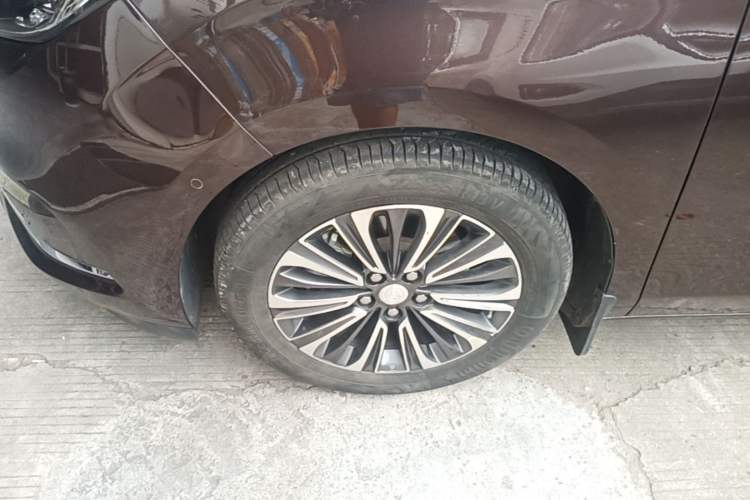 Used Buick GL8 2021 ES Landtrek 653T Luxury Model Left Front Wheel Hub