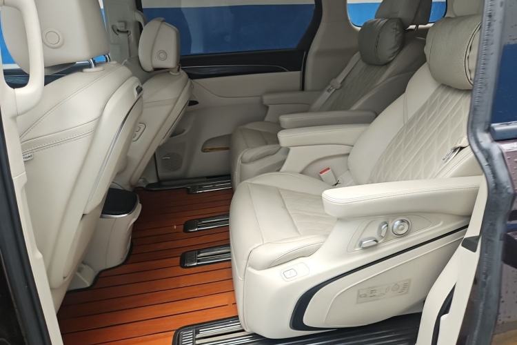 Used Buick GL8 2021 Avenir Aivia Six-Seat Luxury Edition Left Rear Seat