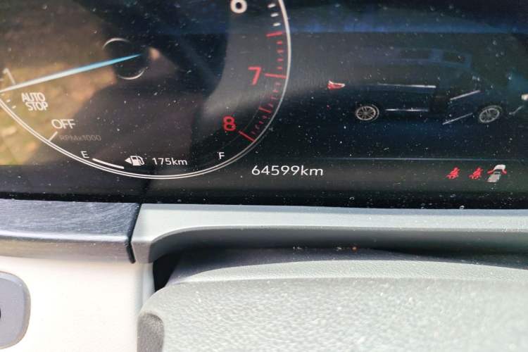 Used Buick GL8 2021 Avenir Aivia 7-Seater Luxury Edition Odometer Close Up