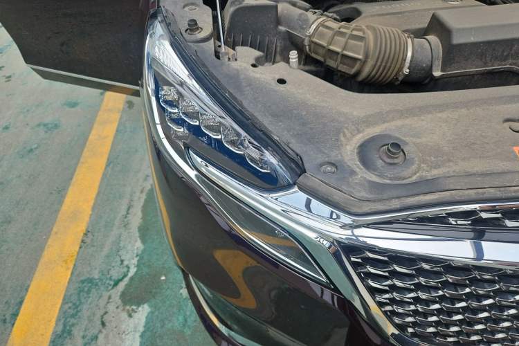 Used Buick GL8 2021 Avenir Aivia Six-Seat Luxury Edition Right Front Headlight