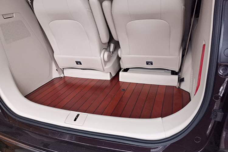 Used Buick GL8 2021 Avenir Aivia Six-Seat Luxury Edition Trunk