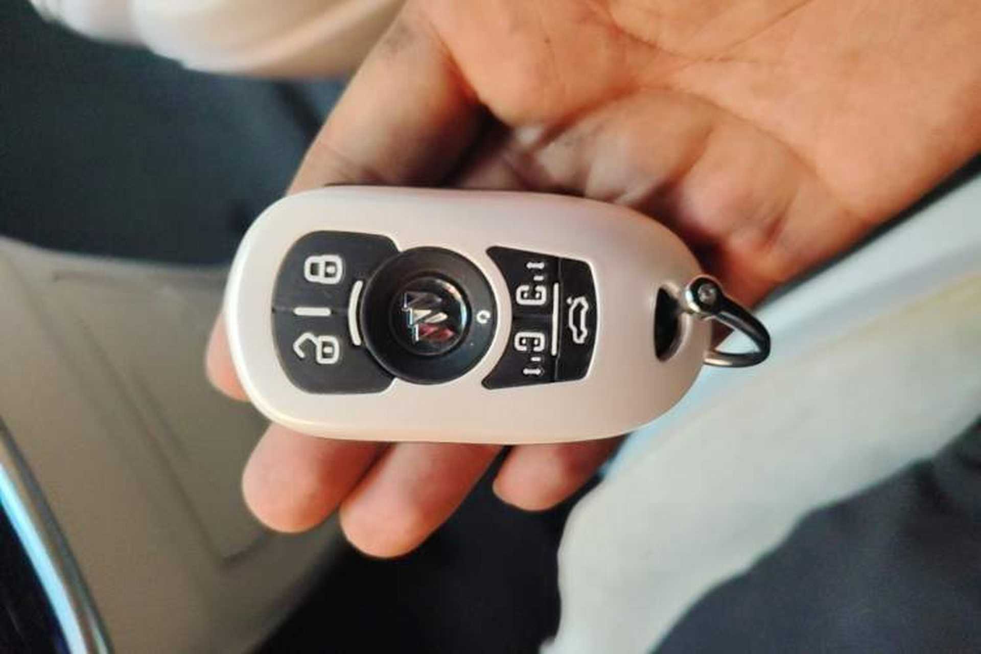 Used Buick GL8 2021 Avenir Aivia 7-Seater Luxury Edition Vehicle Key