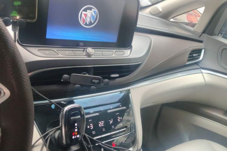 Used Buick GL8 2021 Land Cruiser Executive Class 652T Comfort Model Audio And AC Panel
