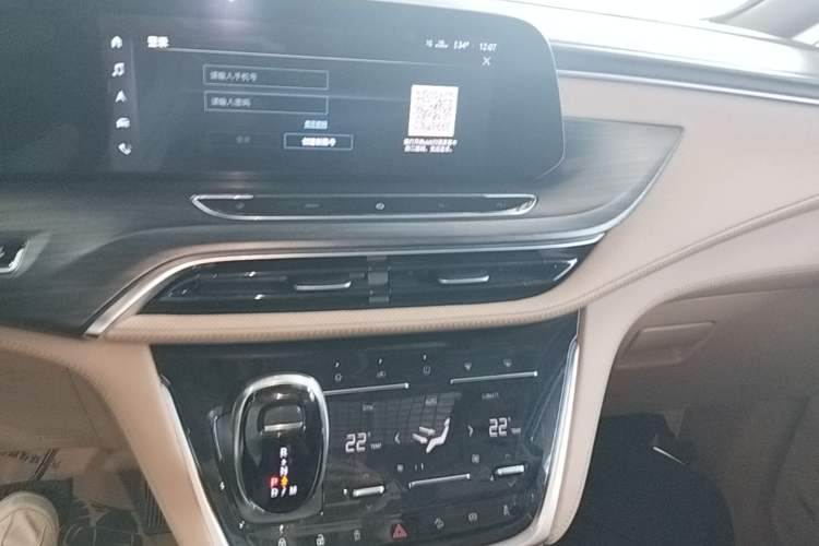 Used Buick GL8 2021 ES Land Cruiser 653T Flagship Model Audio And AC Panel
