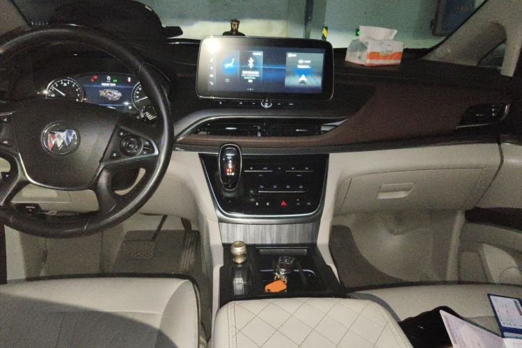 Used Buick GL8 2021 Land Cruiser Executive 652T Premium Model Center Console