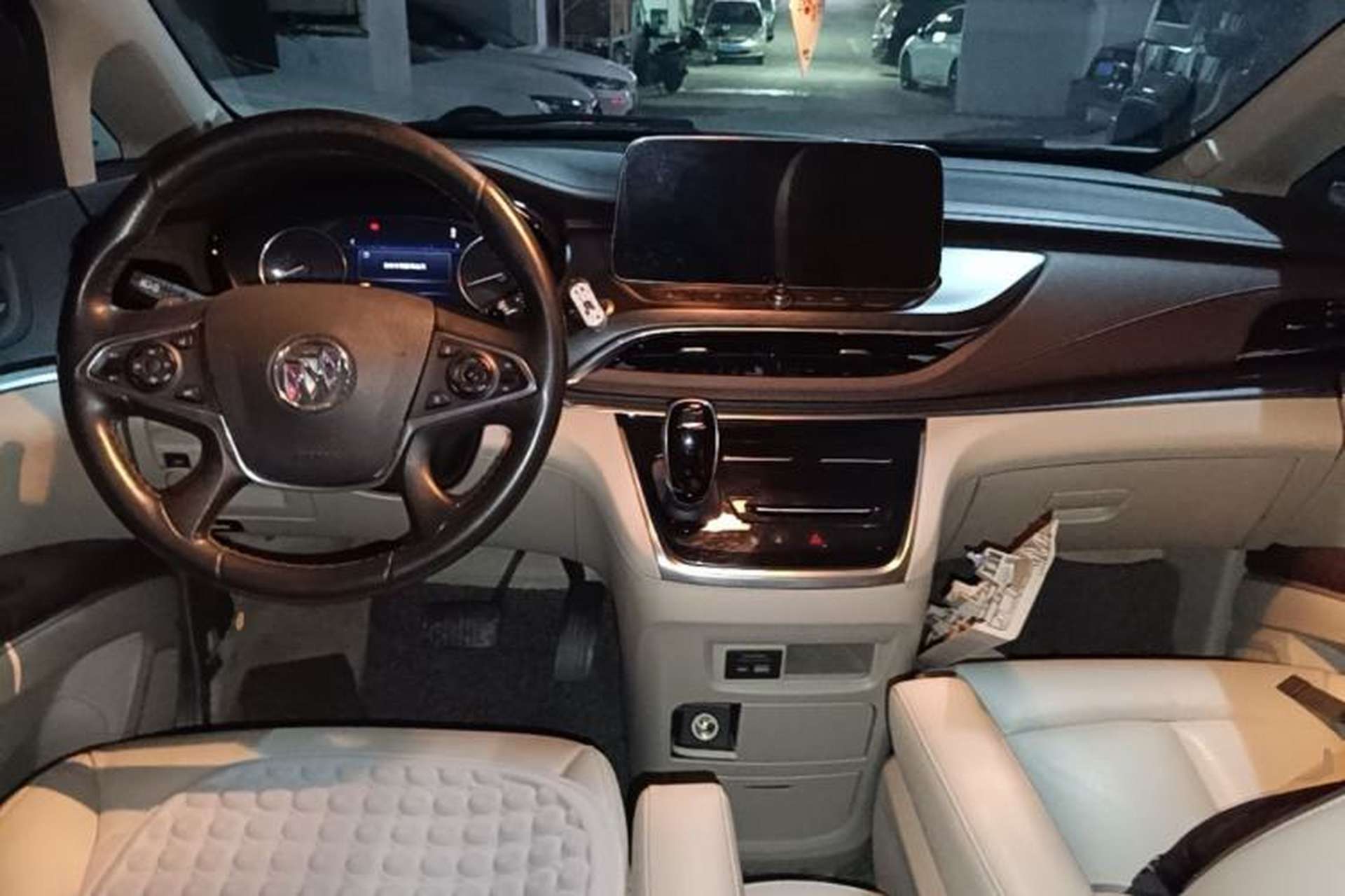 Used Buick GL8 2021 Land Cruiser Executive Class 652T Smart Luxury Model Center Console