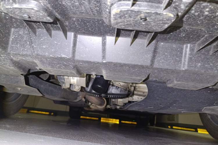 Used Buick GL8 2021 Land Cruiser Executive Class 652T Luxury Model Chassis Front