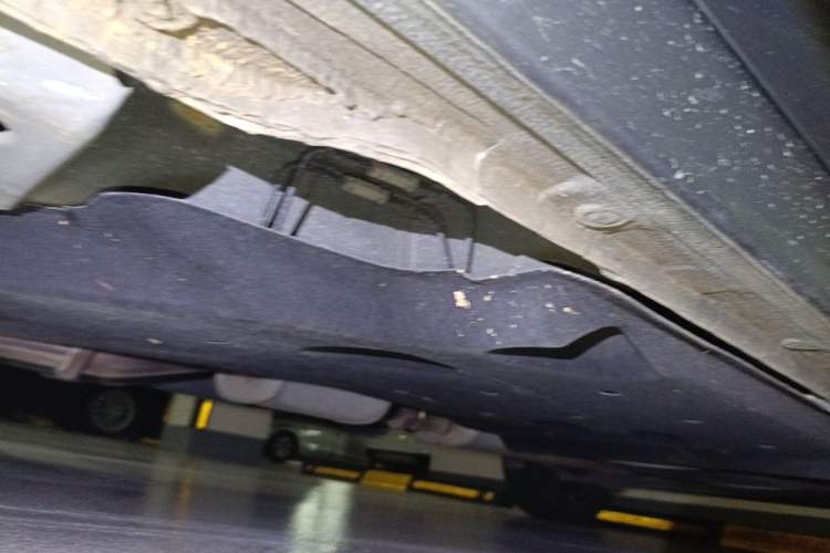 Used Buick GL8 2021 Land Cruiser Executive Class 652T Luxury Model Chassis Front Left