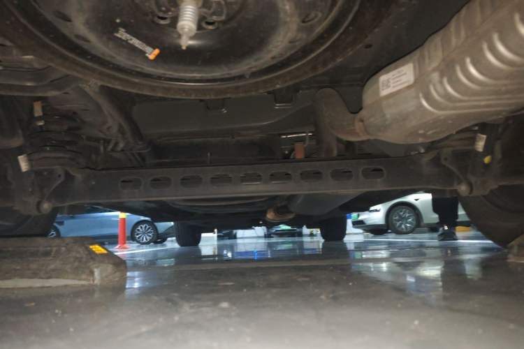 Used Buick GL8 2021 Land Cruiser Executive 652T Premium Model Chassis Rear