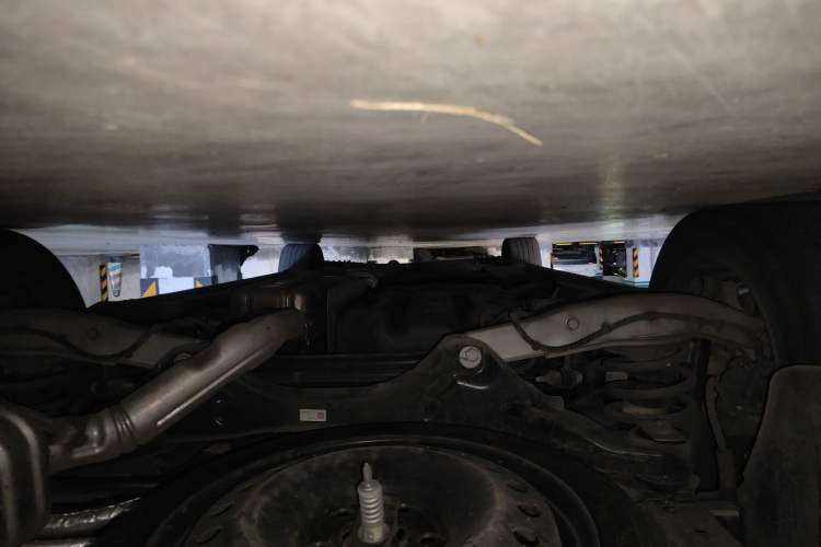 Used Buick GL8 2021 ES Land Cruiser 653T Flagship Model Chassis Rear