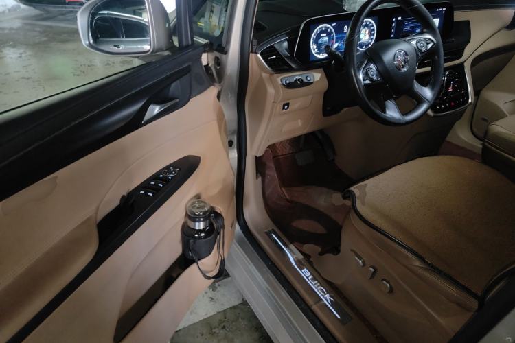 Used Buick GL8 2021 ES Land Cruiser 653T Flagship Model Driver Seat