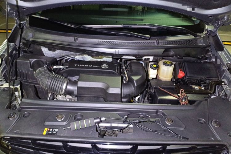 Used Buick GL8 2021 Land Cruiser Executive Class 652T Luxury Model Engine Bay