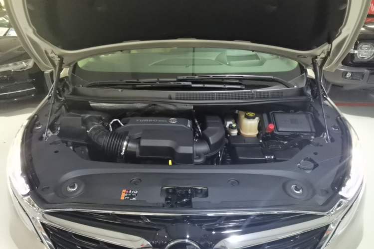 Used Buick GL8 2021 ES Land Cruiser 653T Smart Flagship Model Engine Bay