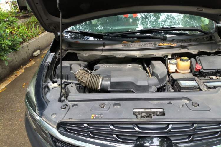 Used Buick GL8 2021 Land Cruiser Executive Class 652T Luxury Model Engine Bay Right