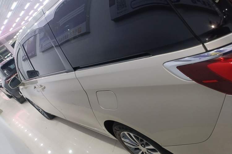 Used Buick GL8 2021 ES Land Cruiser 653T Luxury Edition Exterior 3