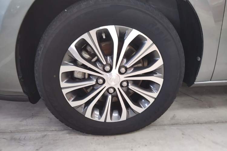 Used Buick GL8 2021 Land Cruiser Executive Class 652T Comfort Model Exterior 4