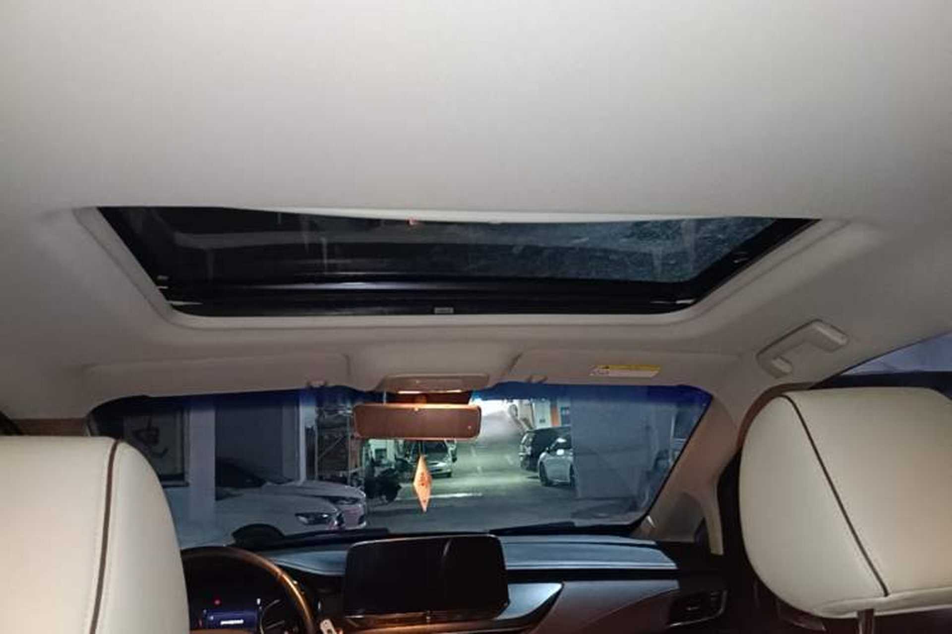 Used Buick GL8 2021 Land Cruiser Executive Class 652T Smart Luxury Model Headliner