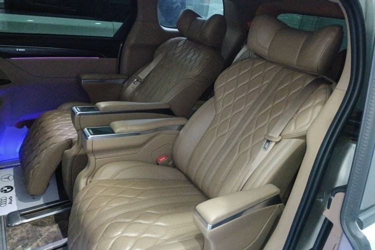 Used Buick GL8 2021 ES Land Cruiser 653T Luxury Edition Interior 4