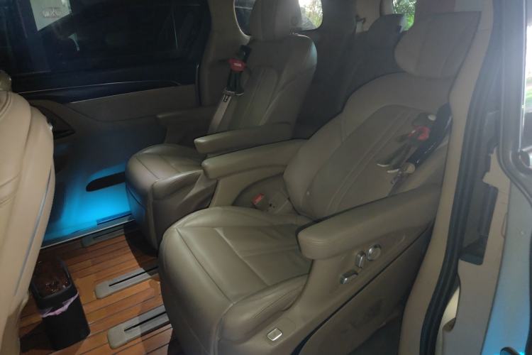 Used Buick GL8 2021 ES Land Cruiser 653T Flagship Model Left Rear Seat