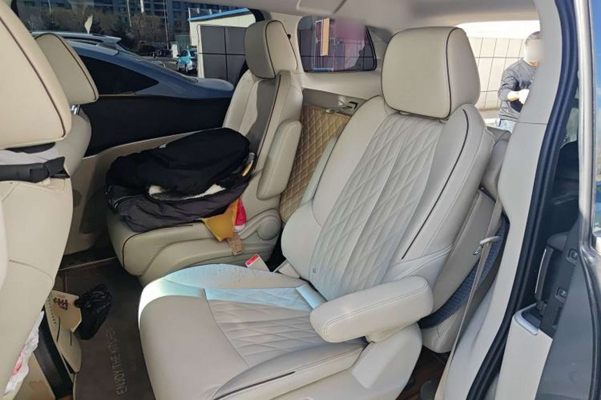 Used Buick GL8 2021 Land Cruiser Executive Class 652T Smart Luxury Model Left Rear Seat