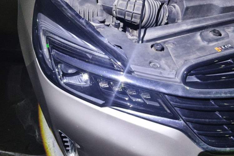 Used Buick GL8 2021 Land Cruiser Executive 652T Premium Model Right Front Headlight