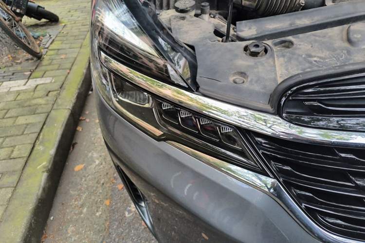 Used Buick GL8 2021 Land Cruiser Executive Class 652T Comfort Model Right Front Headlight
