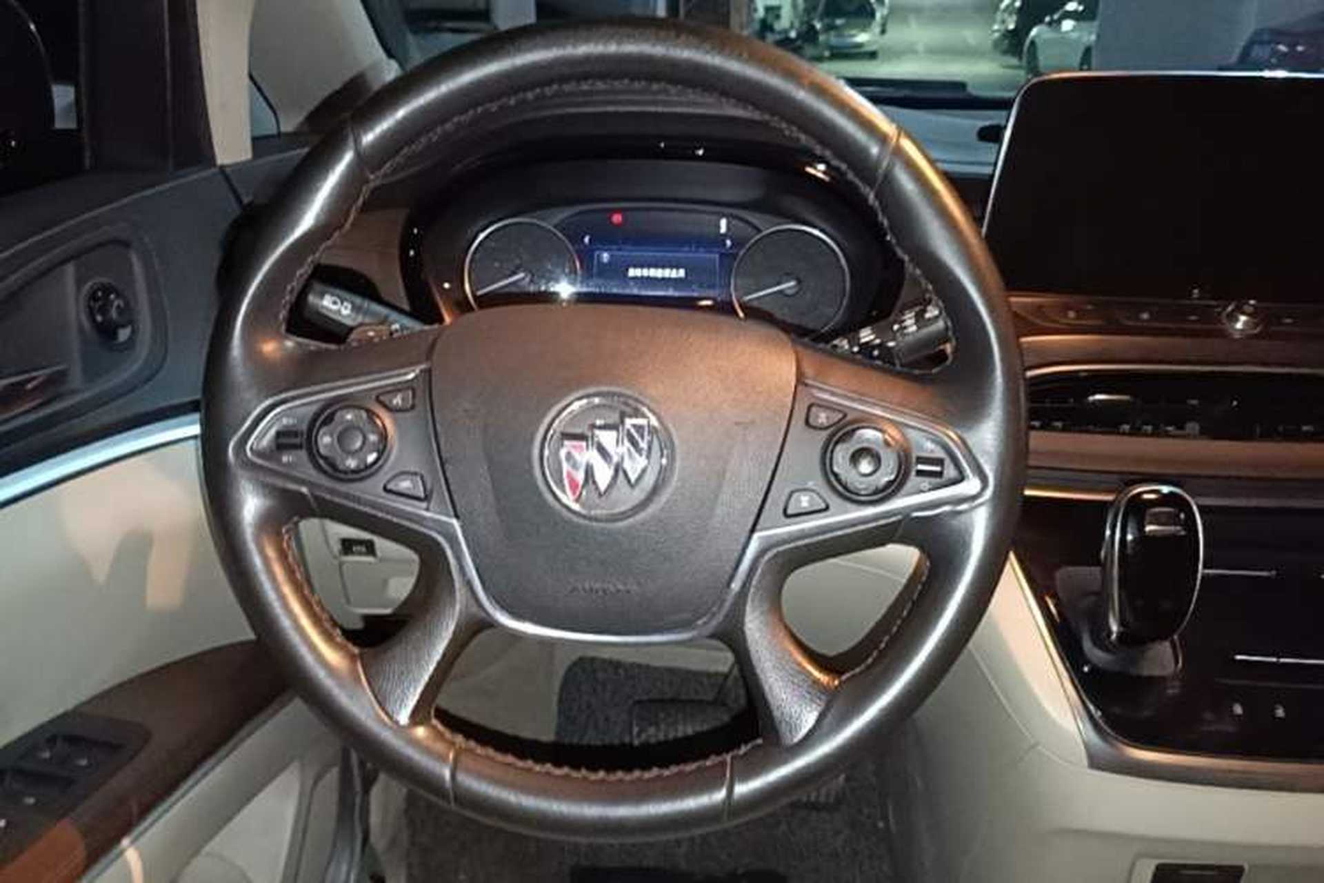 Used Buick GL8 2021 Land Cruiser Executive Class 652T Smart Luxury Model Steering Wheel