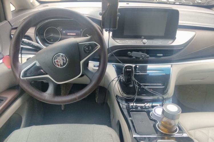 Used Buick GL8 2021 Land Cruiser Executive Class 652T Comfort Model Steering Wheel