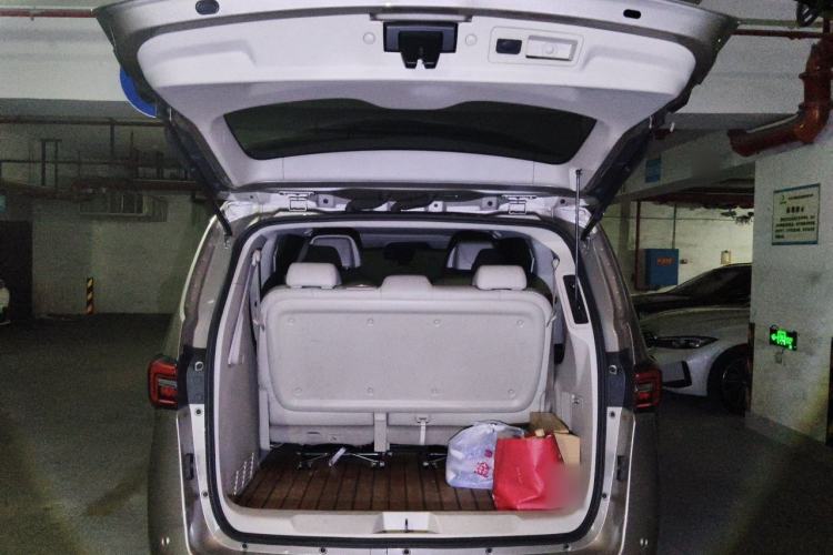 Used Buick GL8 2021 Land Cruiser Executive 652T Premium Model Trunk