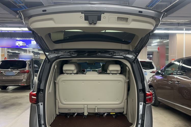 Used Buick GL8 2021 Land Cruiser Executive Class 652T Luxury Model Trunk