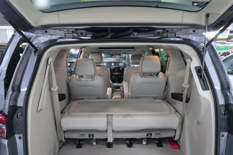 Used Buick GL8 2021 Land Cruiser Executive 652T Premium Model Trunk
