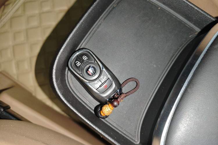 Used Buick GL8 2021 ES Land Cruiser 653T Luxury Edition Vehicle Key