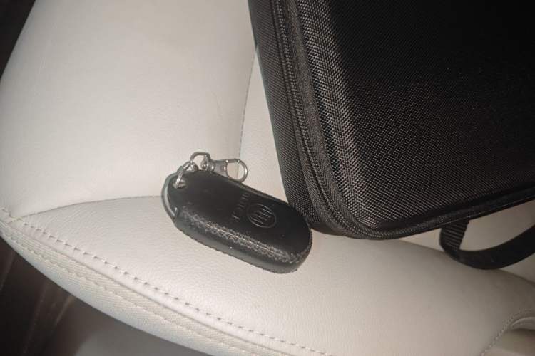 Used Buick GL8 2021 Land Cruiser Executive 652T Premium Model Vehicle Key