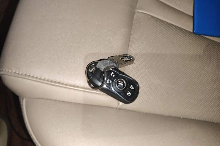 Used Buick GL8 2021 ES Land Cruiser 653T Flagship Model Vehicle Key