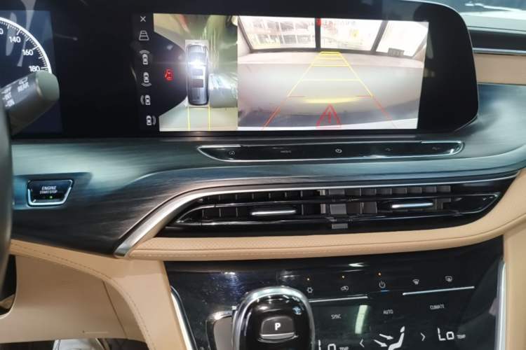Used Buick GL8 2021 ES Landtrek 653T Luxury Model Audio And AC Panel