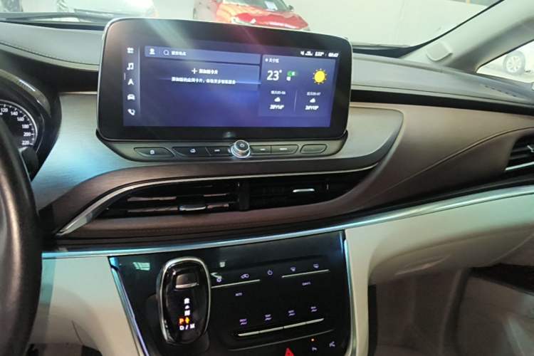 Used Buick GL8 2021 Land Cruiser Executive Class 652T Smart Luxury Model Audio And AC Panel