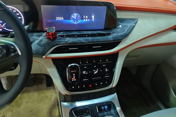 Used Buick GL8 2021 ES Landtrek 653T Comfort Edition Audio And AC Panel